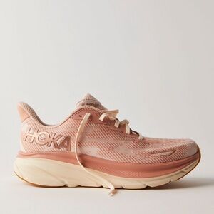 Hoka Clifton 9 women’s size 9.5 sneakers . New in box